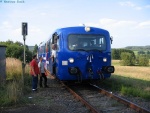 04.09.2005: VT 42 der zur Hochwaldbahngruppen gehörenden SBE als Touristikzug am Bü Sötern II